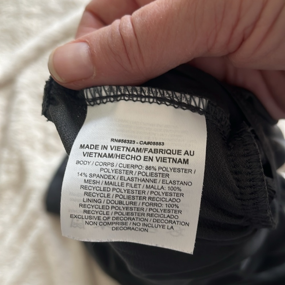 Nike Dri-Fit kids size S athletic shorts, gray with black mesh, full bri… - Picture 6 of 6